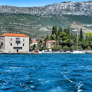 apartment-nikolic-kastela.splithotels.org/
